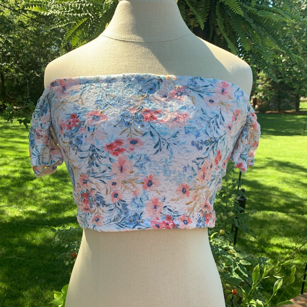 Hollister lace crop top